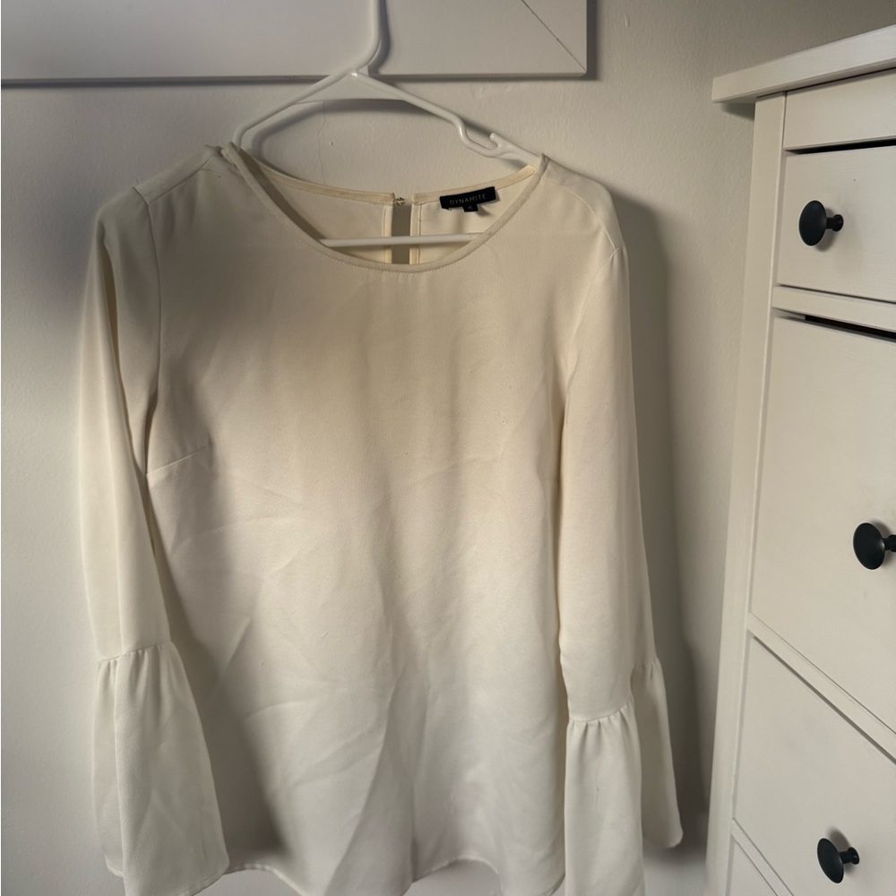 Dynamite Cream Fitted 3/4 Sleeve Blouse